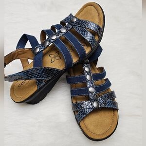Comfortiva pillowtop woman wedges sandals size 7.5 color blue